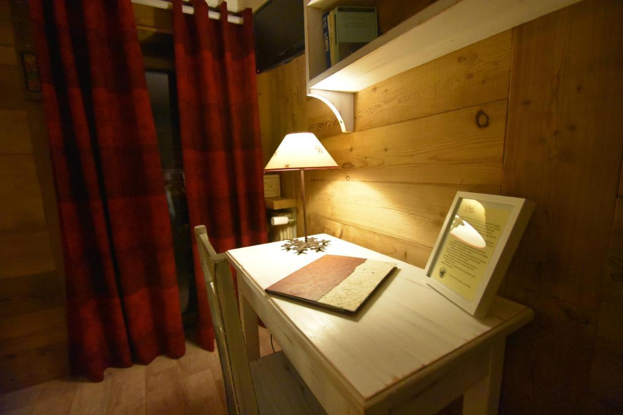 Hotel Petit Dahu - Chambres Et Restaurant Cogne Buitenkant foto