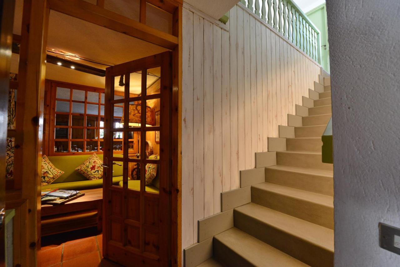 Hotel Petit Dahu - Chambres Et Restaurant Cogne Buitenkant foto